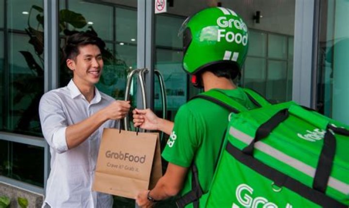 
GrabFood Delivery Rider dies at Waterway Point Accident Video Explained 